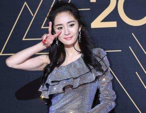 明星爆料红毯视频,明星爆料视频揭秘幕后精彩瞬间